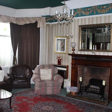 The Knoll Guesthouse Newport  Ngoại thất bức ảnh