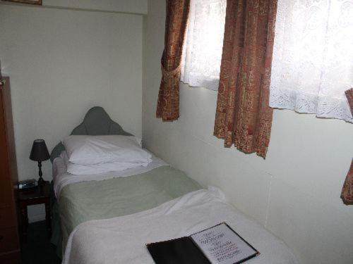 The Knoll Guesthouse Newport  Phòng bức ảnh