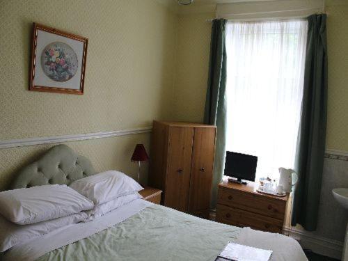 The Knoll Guesthouse Newport  Phòng bức ảnh