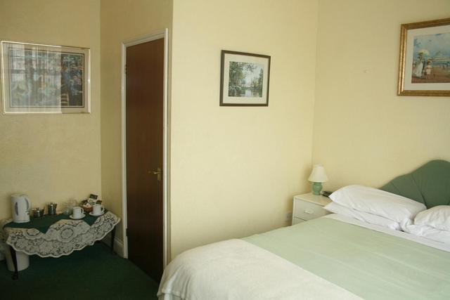 The Knoll Guesthouse Newport  Phòng bức ảnh