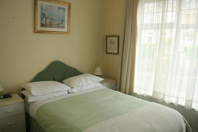 The Knoll Guesthouse Newport  Phòng bức ảnh