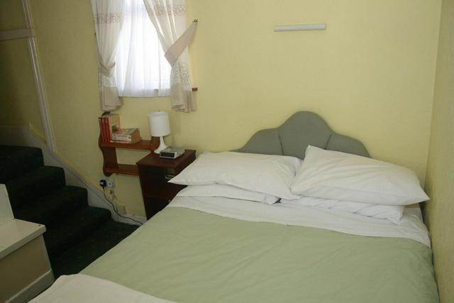 The Knoll Guesthouse Newport  Phòng bức ảnh