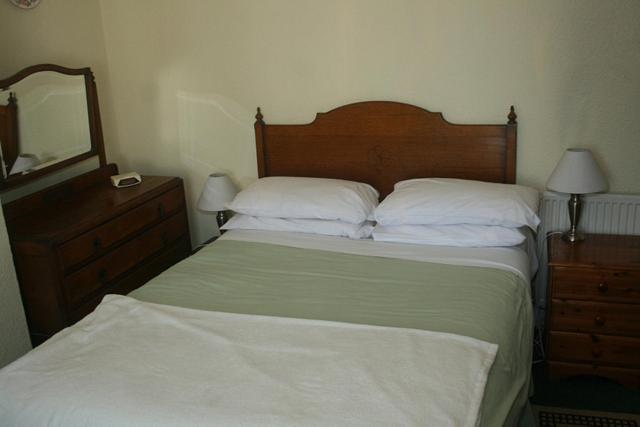 The Knoll Guesthouse Newport  Phòng bức ảnh