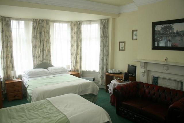 The Knoll Guesthouse Newport  Phòng bức ảnh