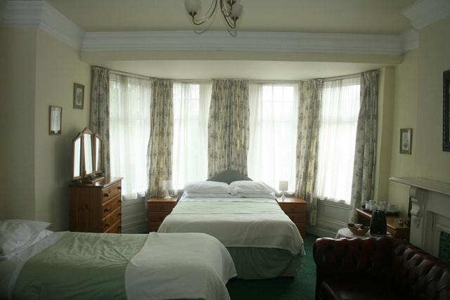 The Knoll Guesthouse Newport  Phòng bức ảnh