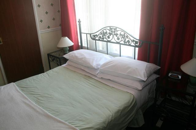 The Knoll Guesthouse Newport  Ngoại thất bức ảnh