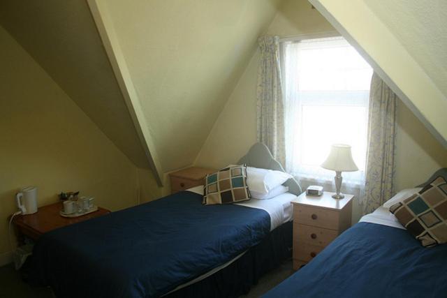 The Knoll Guesthouse Newport  Ngoại thất bức ảnh