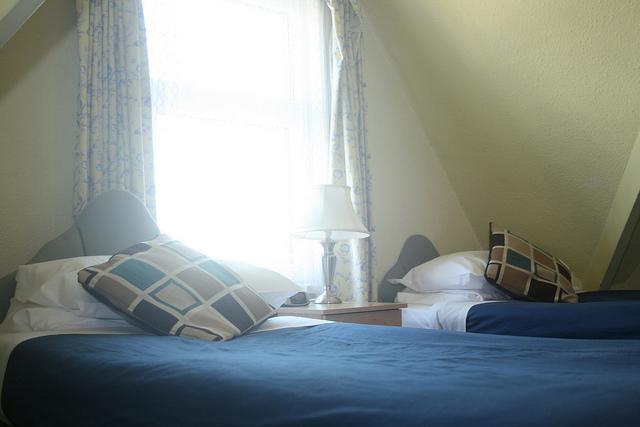 The Knoll Guesthouse Newport  Ngoại thất bức ảnh