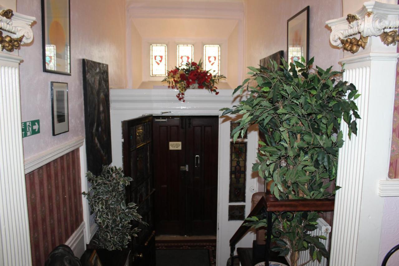 The Knoll Guesthouse Newport  Ngoại thất bức ảnh
