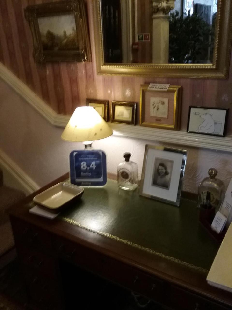 The Knoll Guesthouse Newport  Ngoại thất bức ảnh